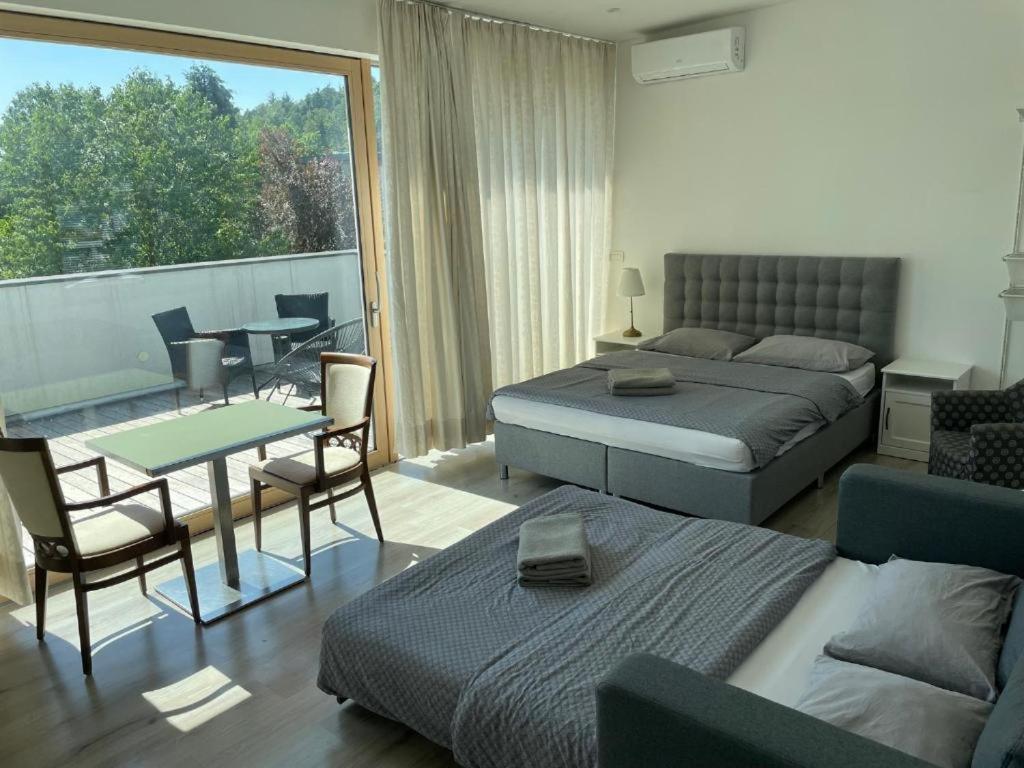 R41 - Tivoli Groundfloor Apartment Ljubljana Kültér fotó