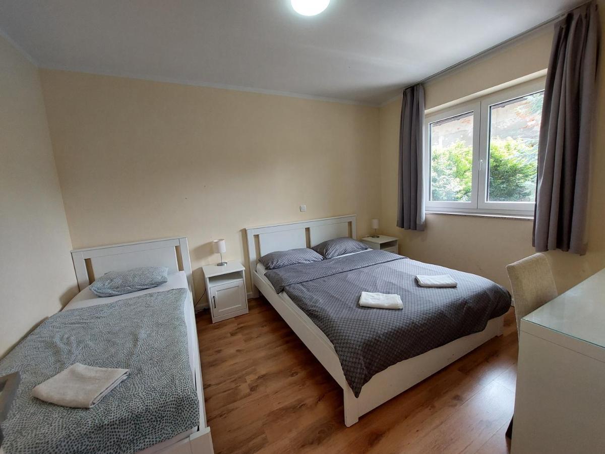 R41 - Tivoli Groundfloor Apartment Ljubljana Kültér fotó